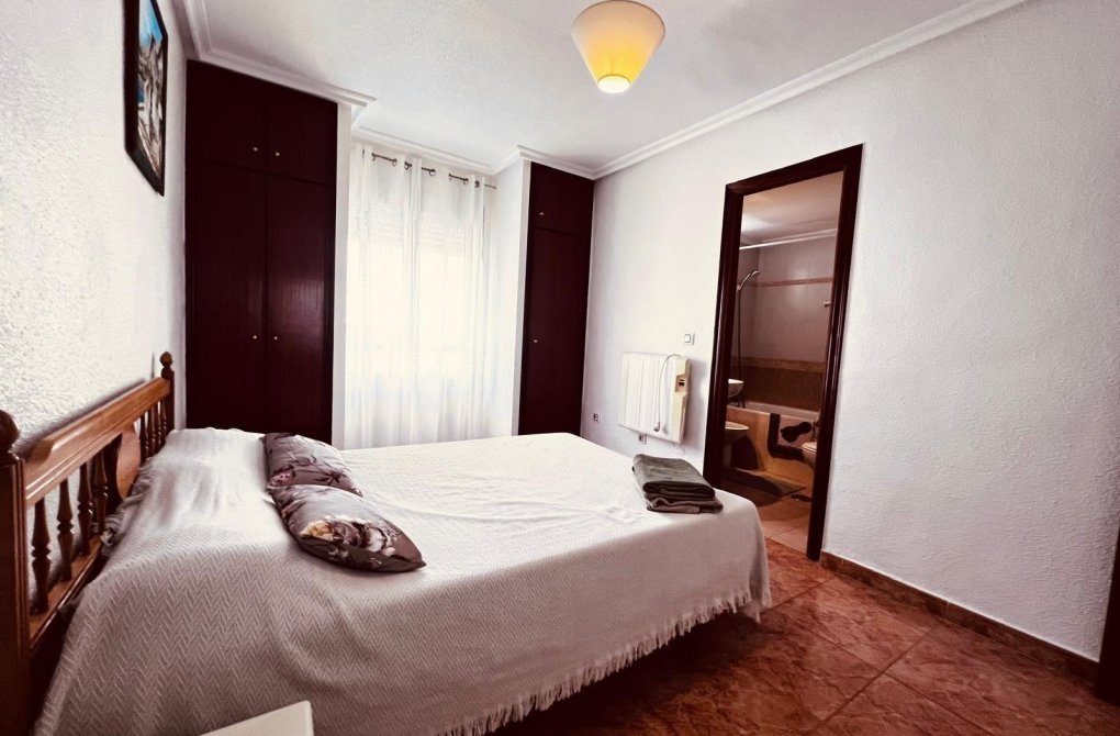 Resale - Apartment - Torrevieja - Estacion de autobuses