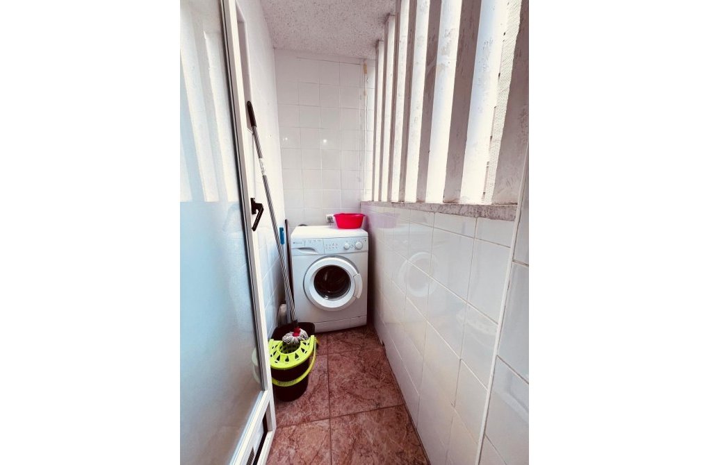 Resale - Apartment - Torrevieja - Estacion de autobuses