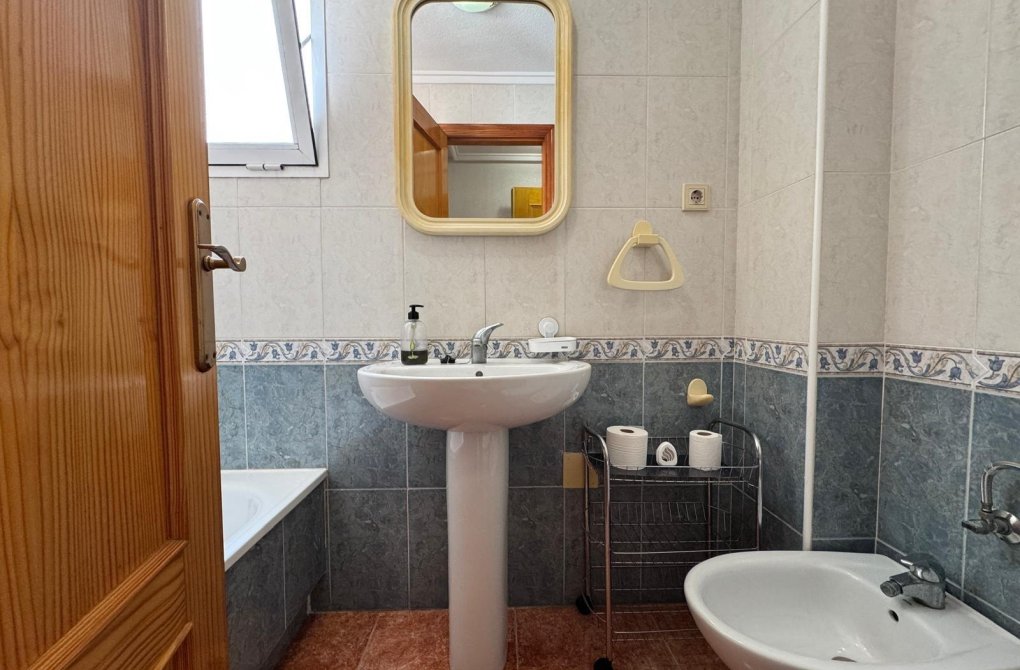 Resale - Apartment - Torrevieja - Estacion de autobuses