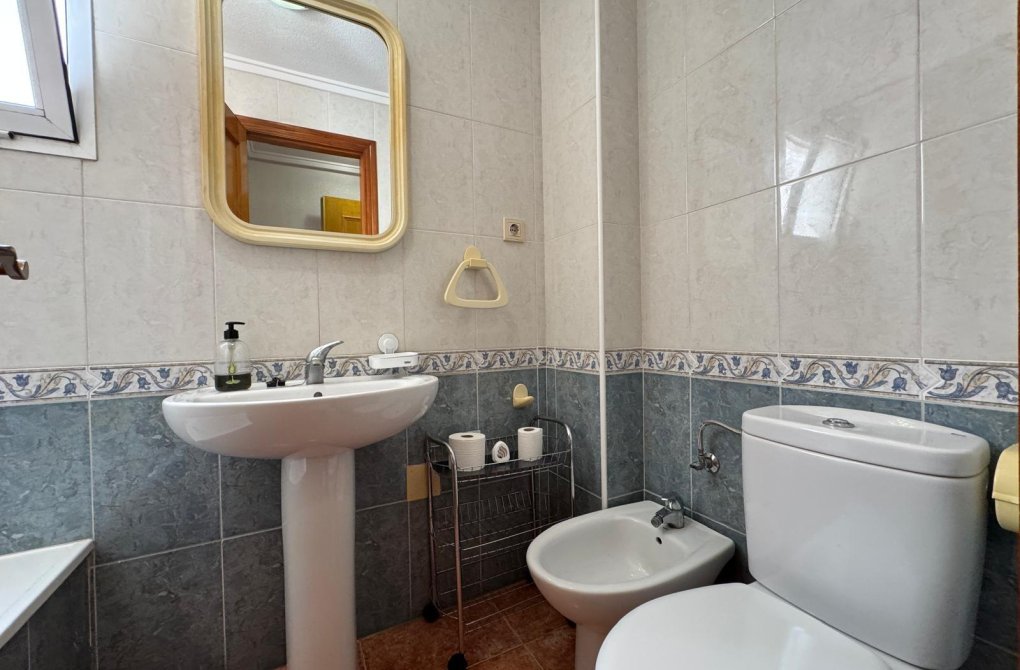 Resale - Apartment - Torrevieja - Estacion de autobuses