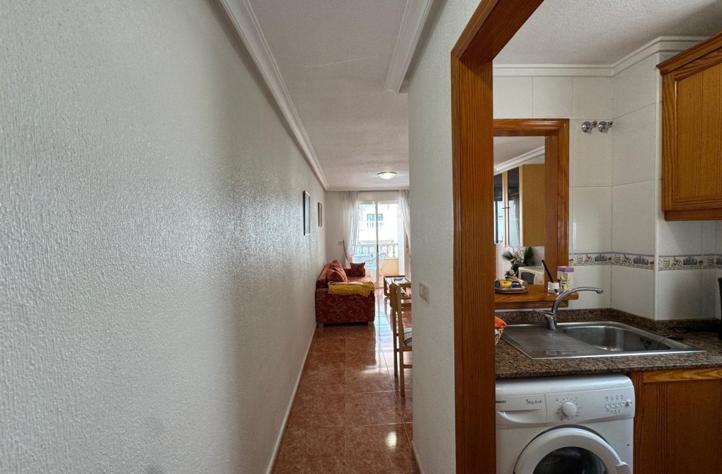 Resale - Apartment - Torrevieja - Estacion de autobuses