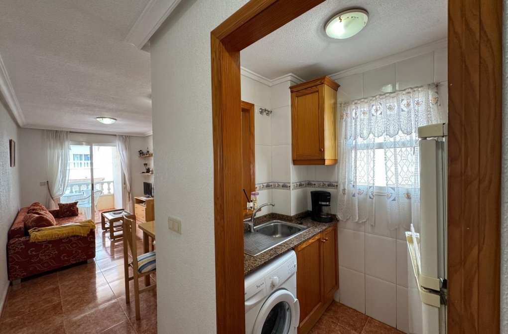 Resale - Apartment - Torrevieja - Estacion de autobuses