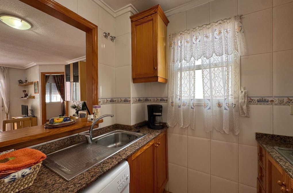 Resale - Apartment - Torrevieja - Estacion de autobuses