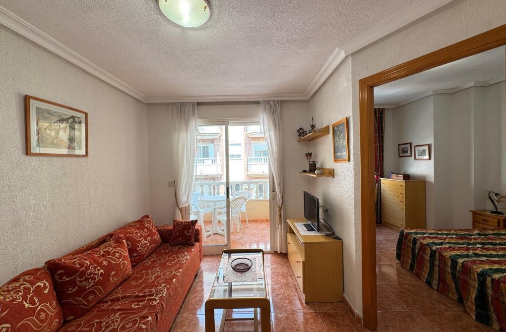 Resale - Apartment - Torrevieja - Estacion de autobuses
