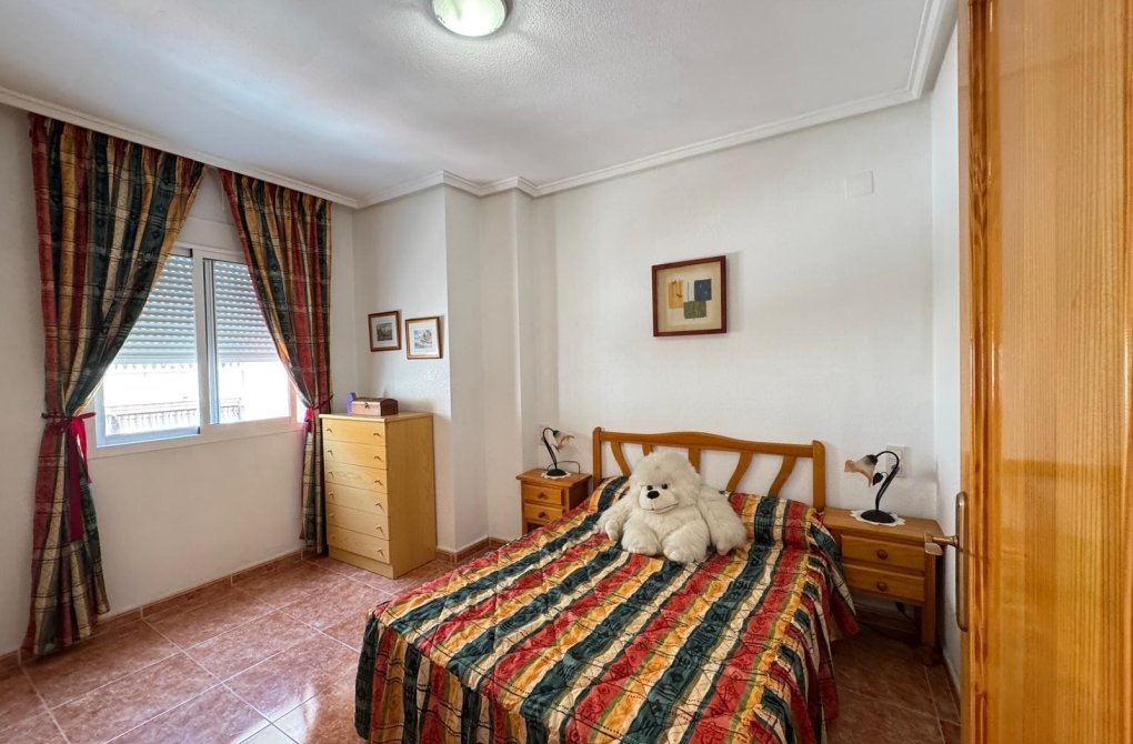 Resale - Apartment - Torrevieja - Estacion de autobuses