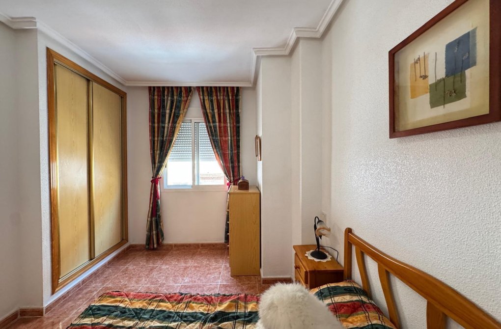 Resale - Apartment - Torrevieja - Estacion de autobuses