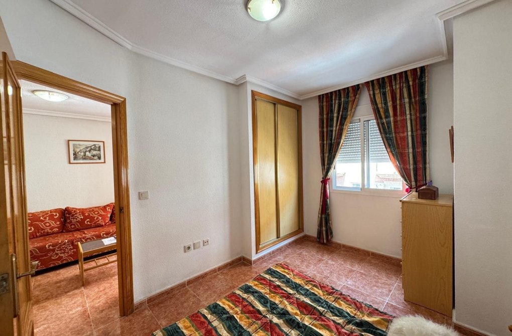 Resale - Apartment - Torrevieja - Estacion de autobuses