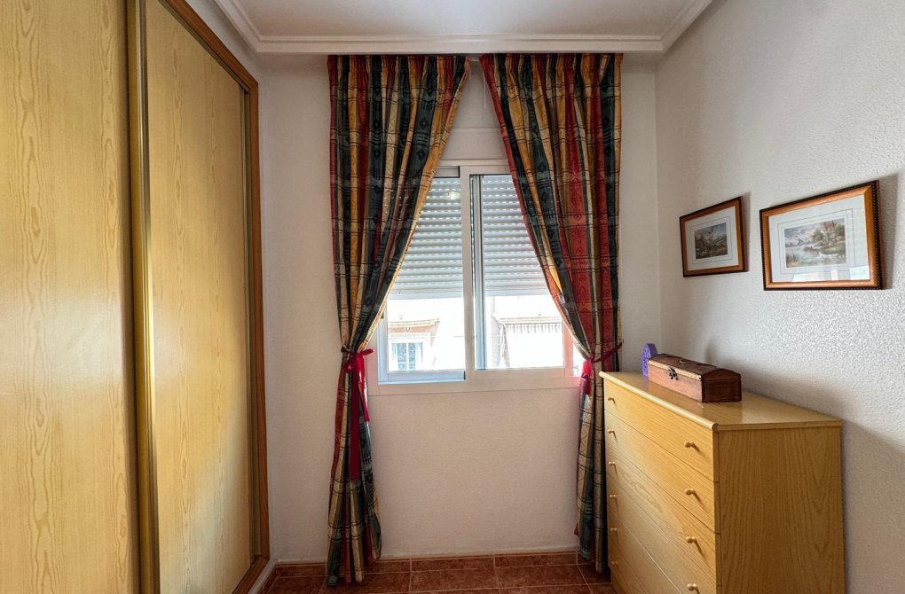 Resale - Apartment - Torrevieja - Estacion de autobuses