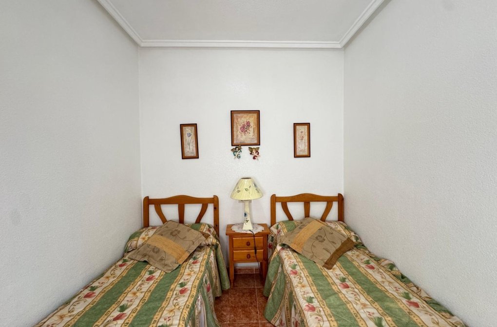 Resale - Apartment - Torrevieja - Estacion de autobuses