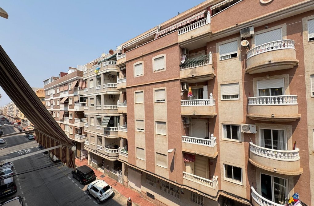 Resale - Apartment - Torrevieja - Estacion de autobuses