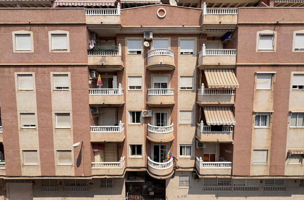 Resale - Apartment - Torrevieja - Estacion de autobuses