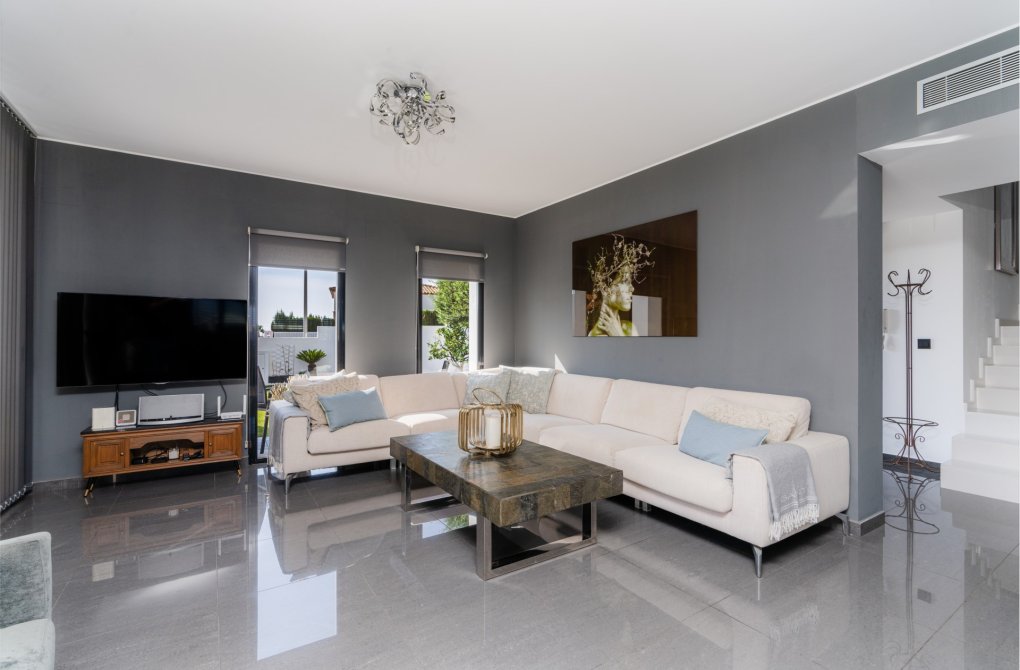 Resale - Villa - San Fulgencio - La Marina