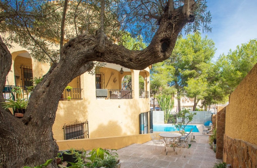 Resale - Villa - Villamartin - Res. Las Filipinas