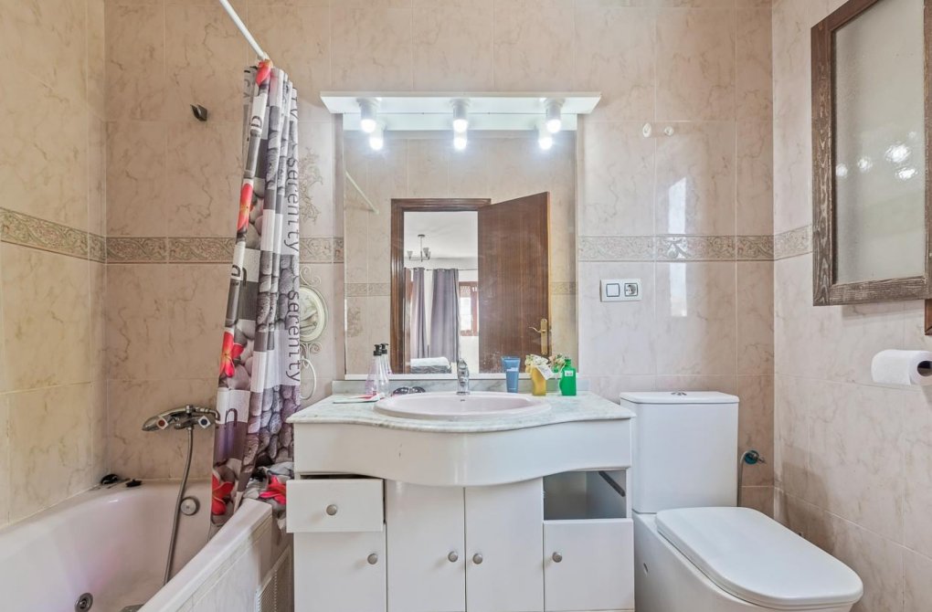 Resale - Villa - Villamartin - Res. Las Filipinas