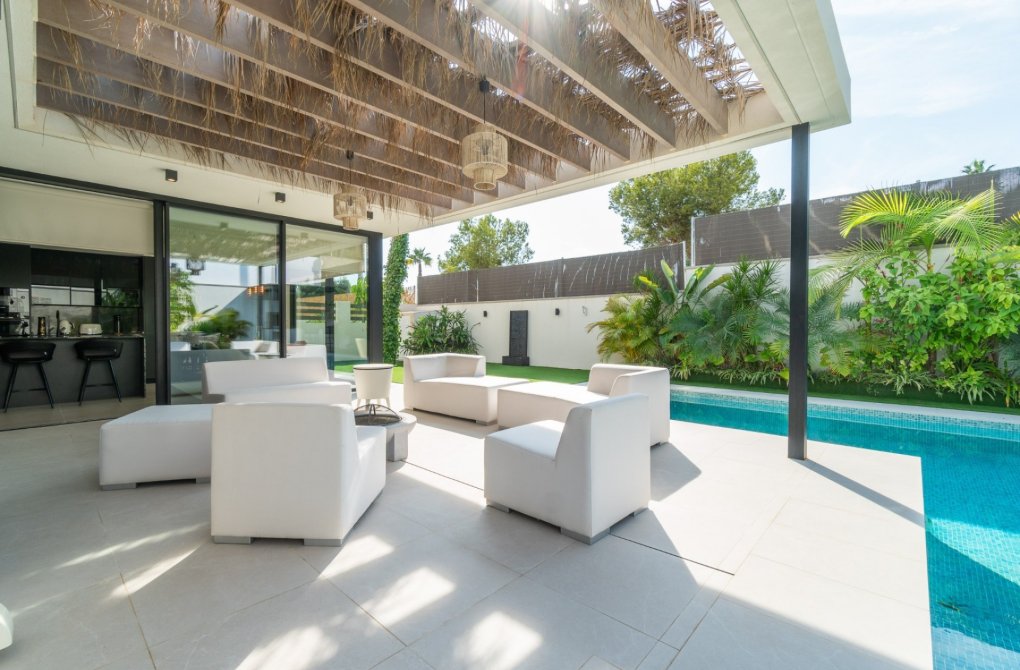 Resale - Villa - Torrevieja - Los balcones