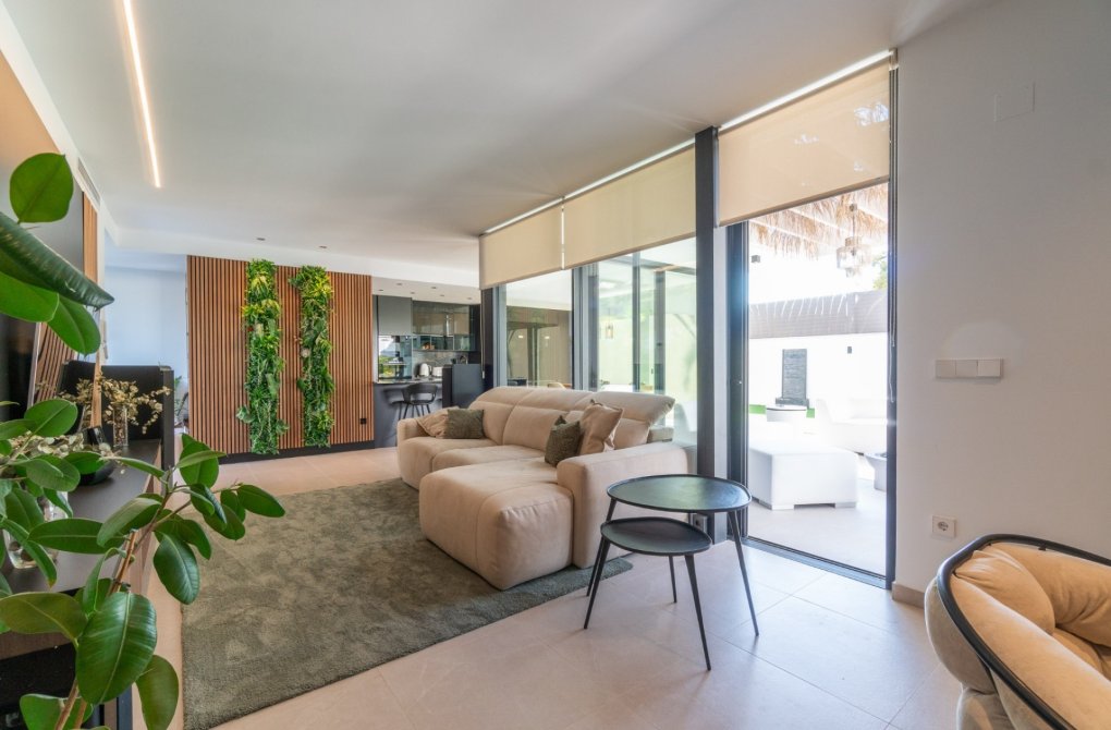 Resale - Villa - Torrevieja - Los balcones