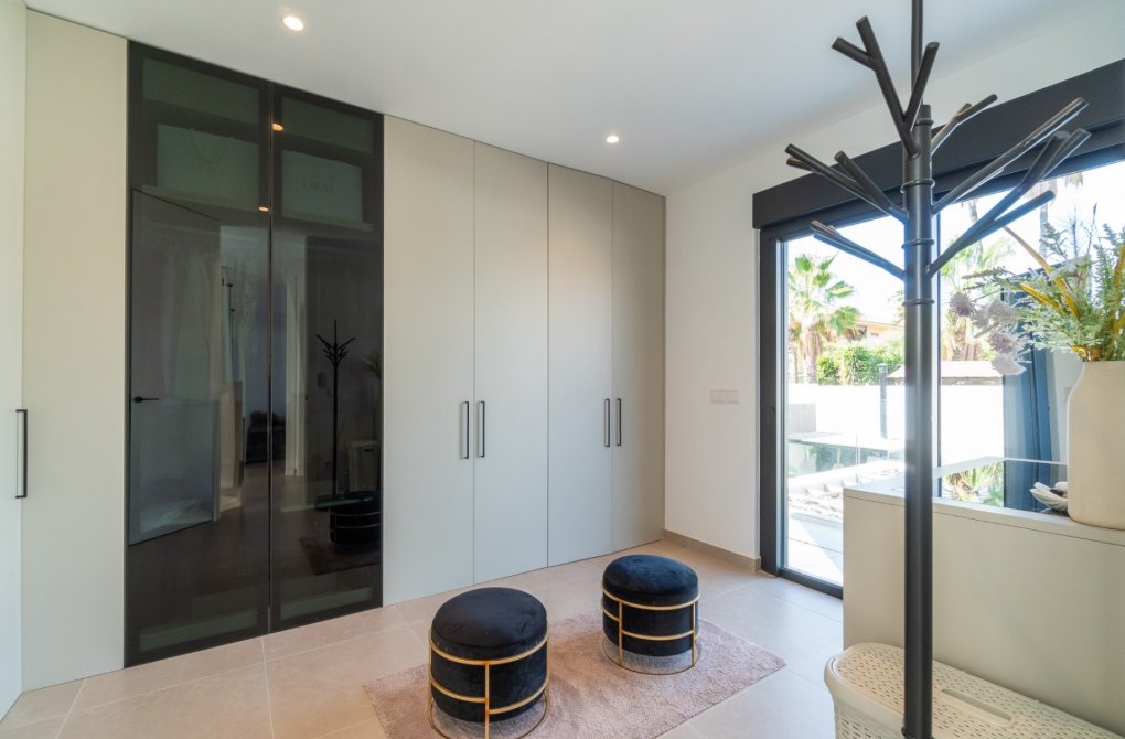 Resale - Villa - Torrevieja - Los balcones