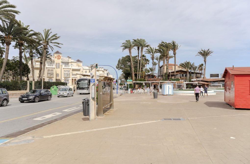Rynek wtórny - Apartament - Torrevieja - Playa de los Locos