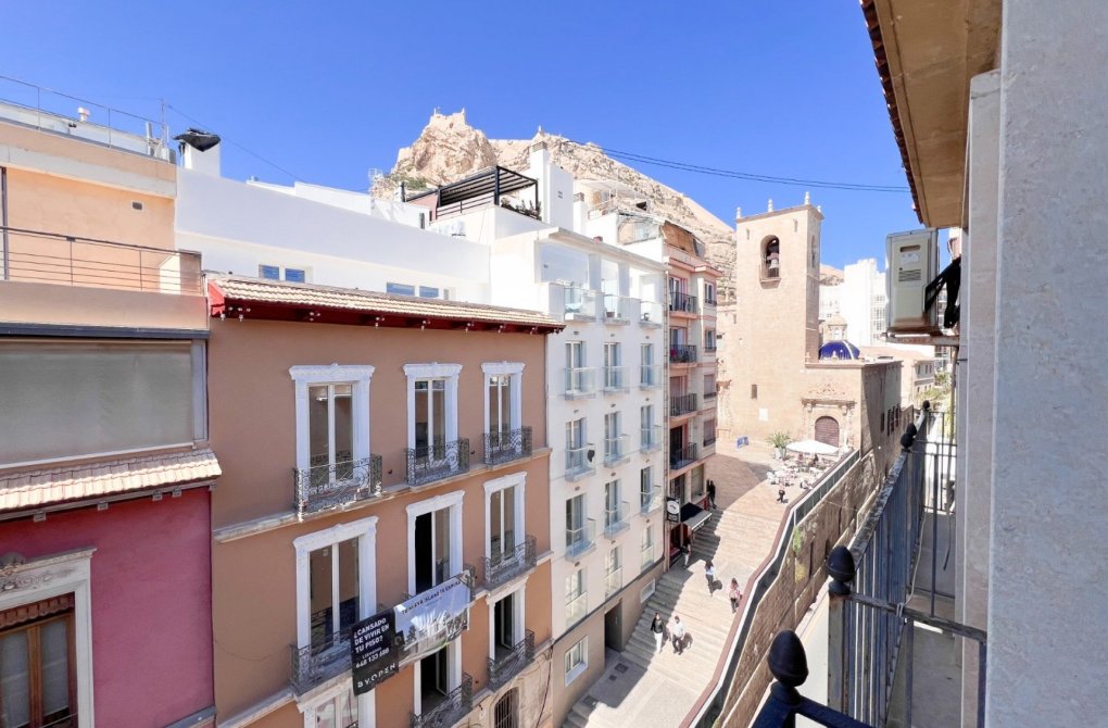 Resale - Apartment - Alicante - Center