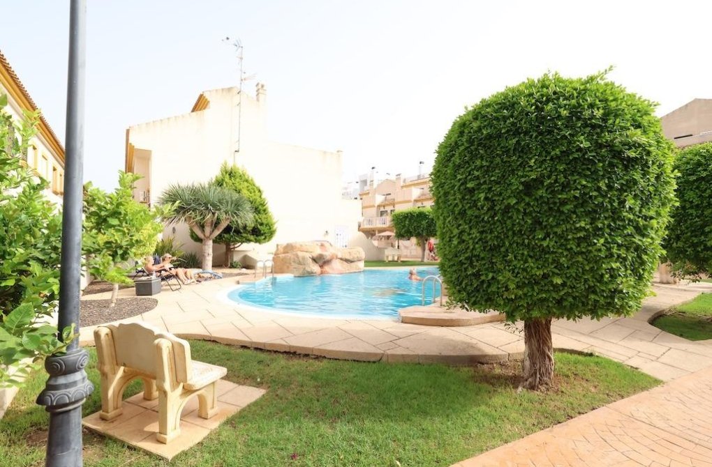 Resale - Chalet - Orihuela Costa - Cabo Roig