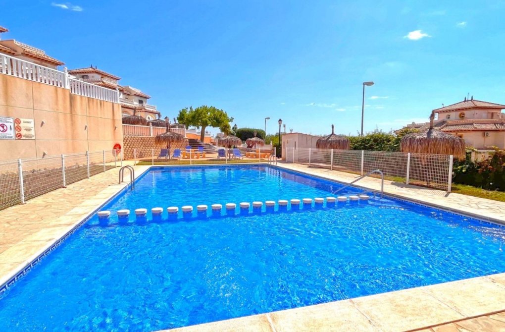 Rynek wtórny - Apartament - Orihuela Costa - Lomas de Cabo Roig