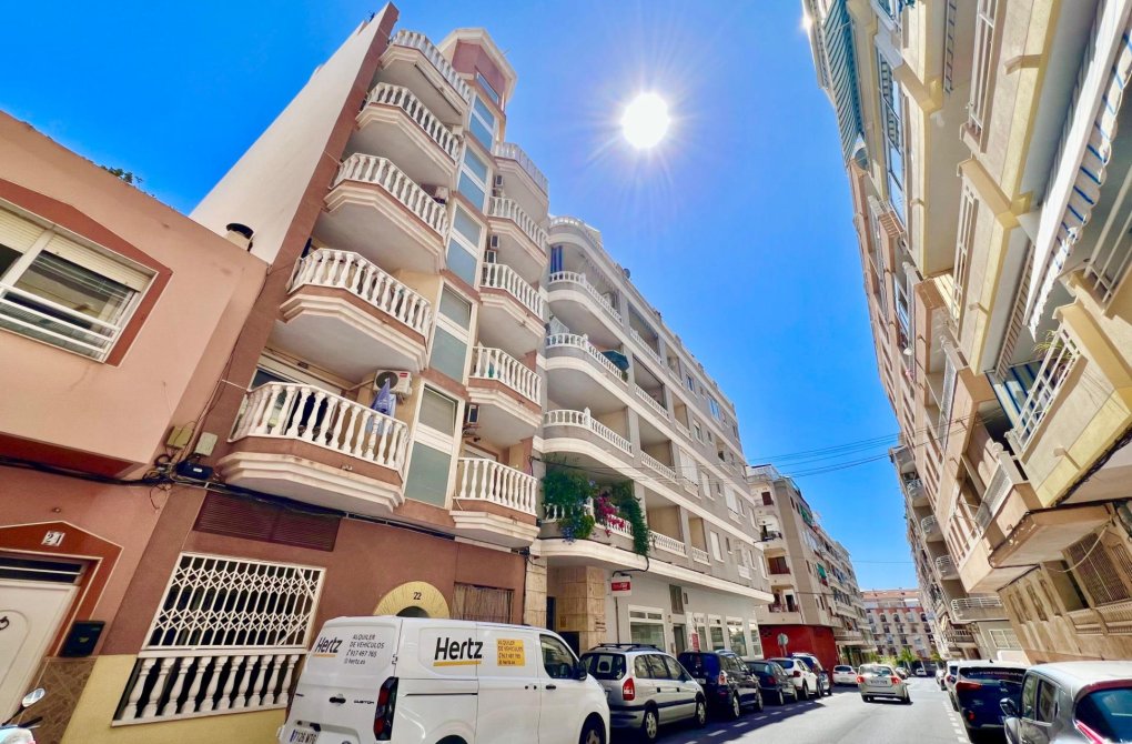 Resale - Apartment - Torrevieja - Habaneras