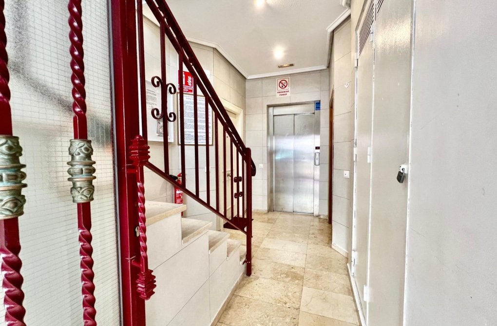 Resale - Apartment - Torrevieja - Habaneras