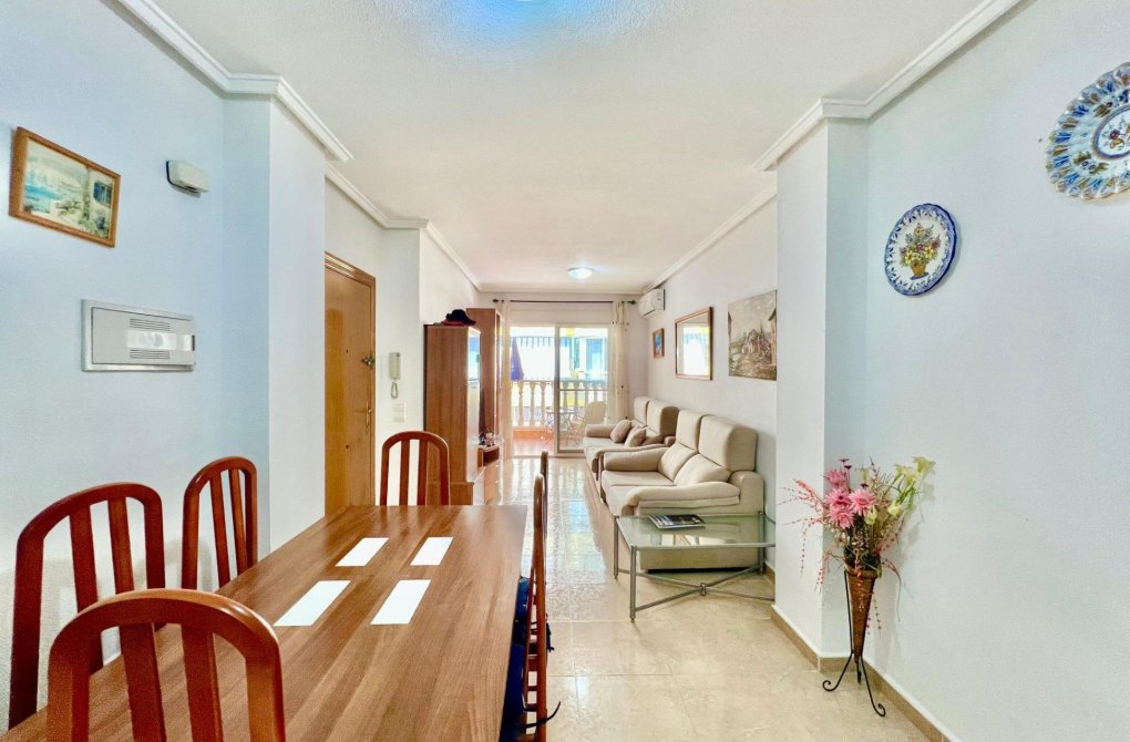 Resale - Apartment - Torrevieja - Habaneras