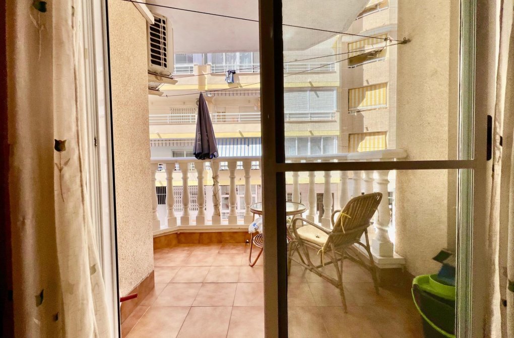 Resale - Apartment - Torrevieja - Habaneras