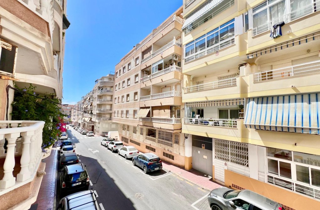Resale - Apartment - Torrevieja - Habaneras