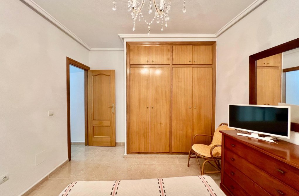 Resale - Apartment - Torrevieja - Habaneras