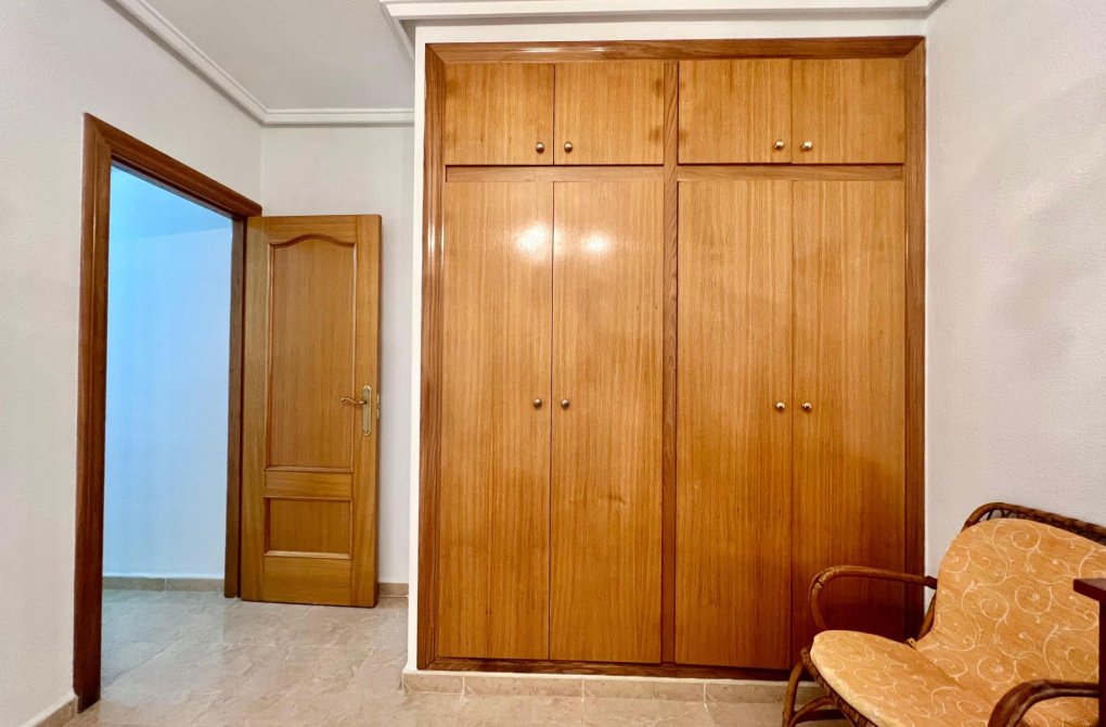 Resale - Apartment - Torrevieja - Habaneras