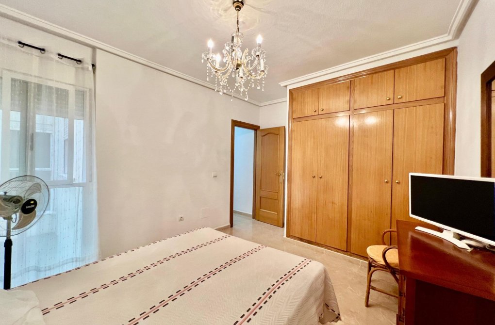 Resale - Apartment - Torrevieja - Habaneras