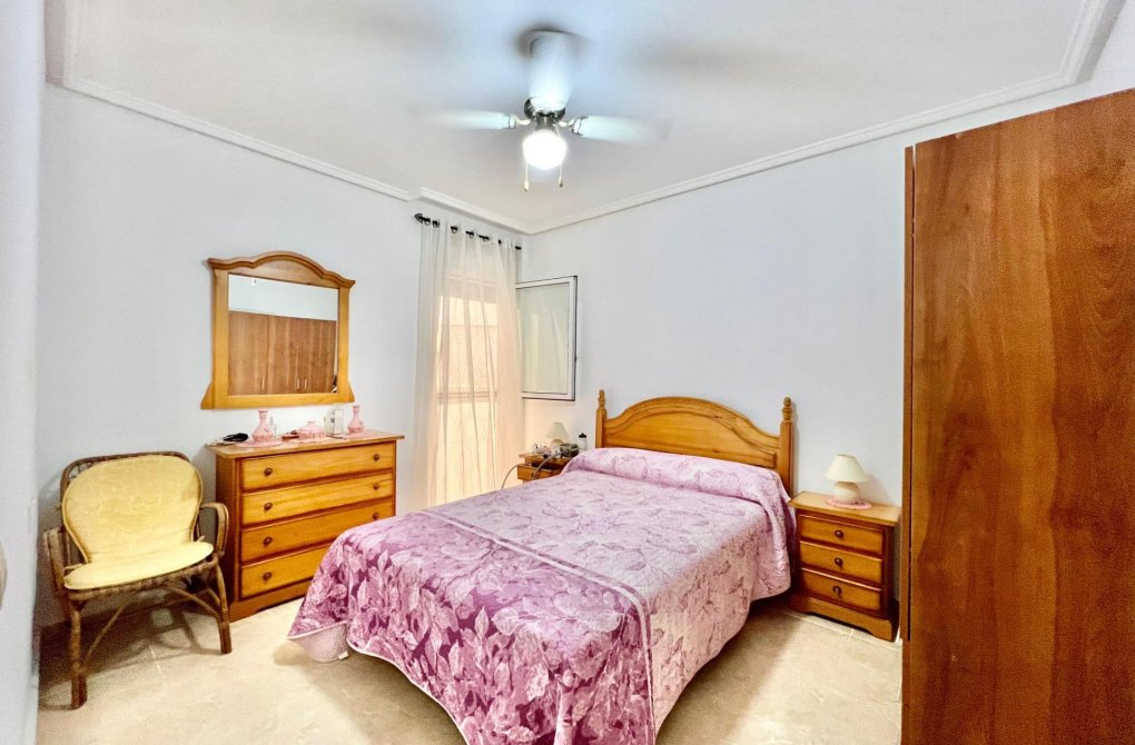 Resale - Apartment - Torrevieja - Habaneras