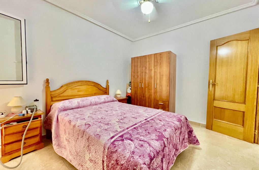 Resale - Apartment - Torrevieja - Habaneras