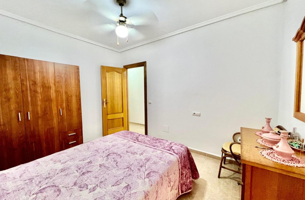 Resale - Apartment - Torrevieja - Habaneras