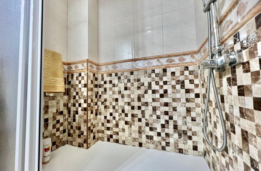 Resale - Apartment - Torrevieja - Habaneras