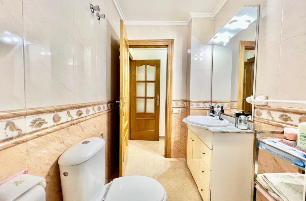 Resale - Apartment - Torrevieja - Habaneras