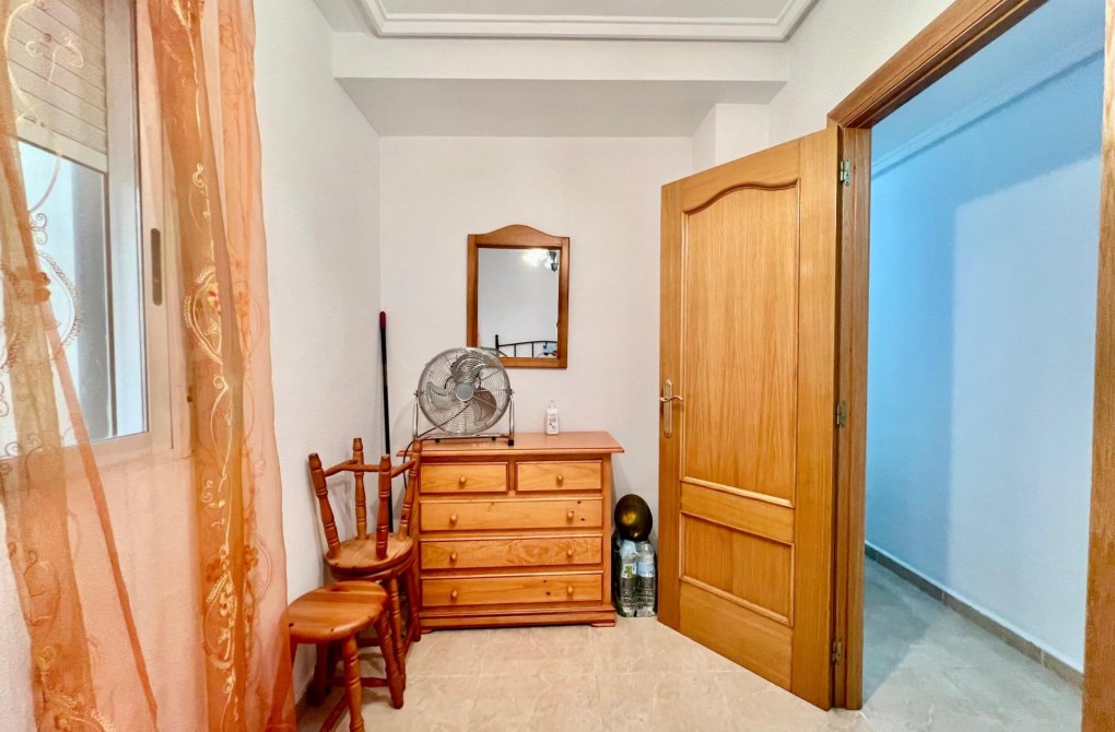 Resale - Apartment - Torrevieja - Habaneras