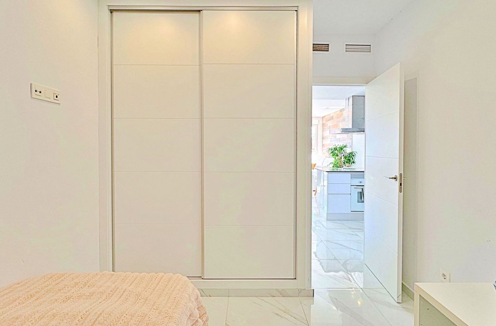 Resale - Townhouse - Torrevieja - Los balcones