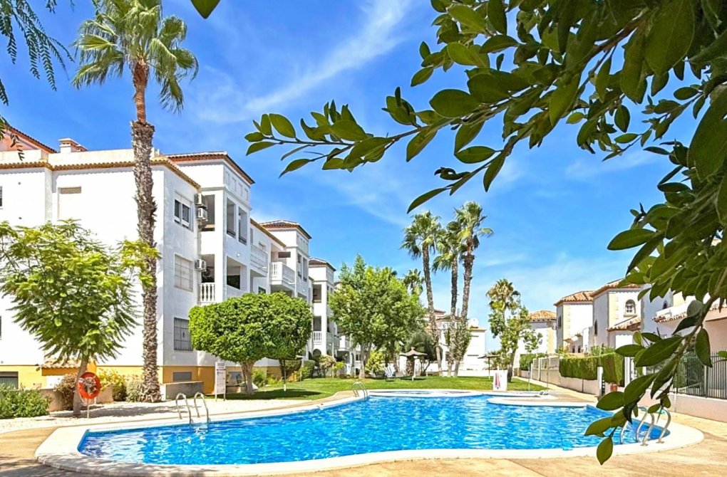 Resale - Apartment - Orihuela Costa - Villamartín