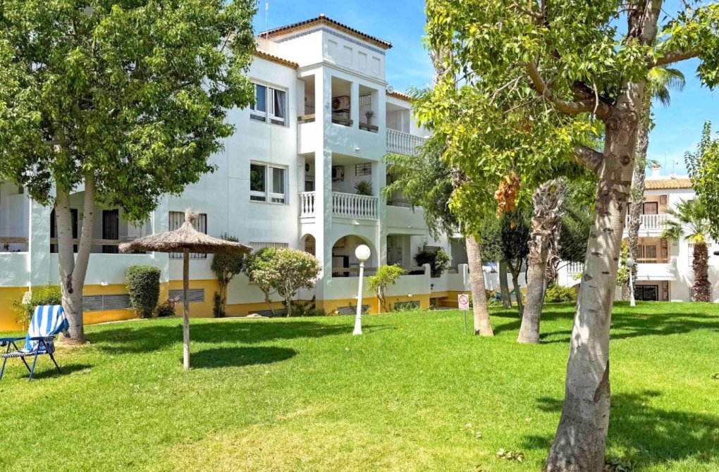 Resale - Apartment - Orihuela Costa - Villamartín