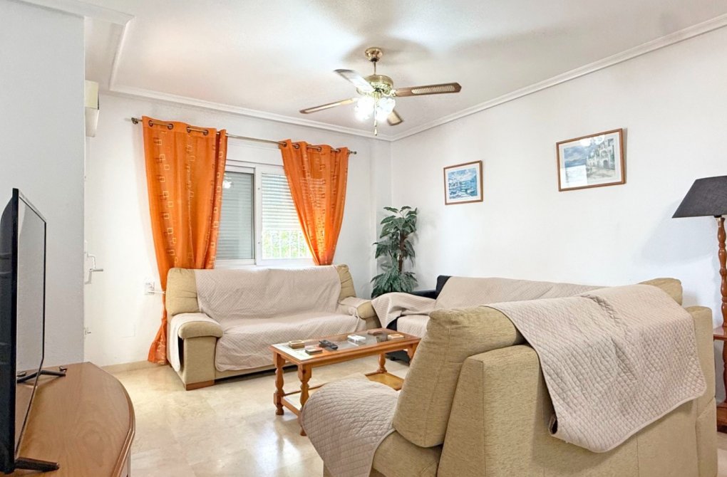 Resale - Apartment - Orihuela Costa - Villamartín