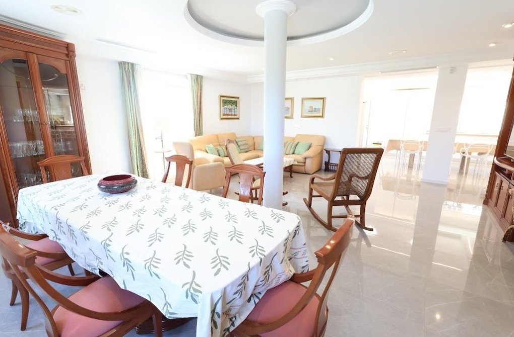 Resale - Villa - Cabo Roig - MUY CERCA DE LA PLAYA