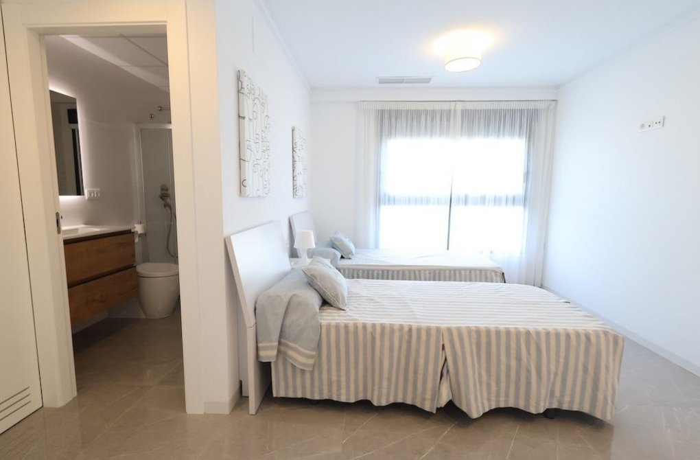 Resale - Villa - Cabo Roig - MUY CERCA DE LA PLAYA