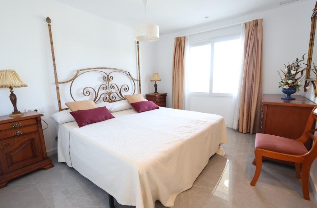 Resale - Villa - Cabo Roig - MUY CERCA DE LA PLAYA