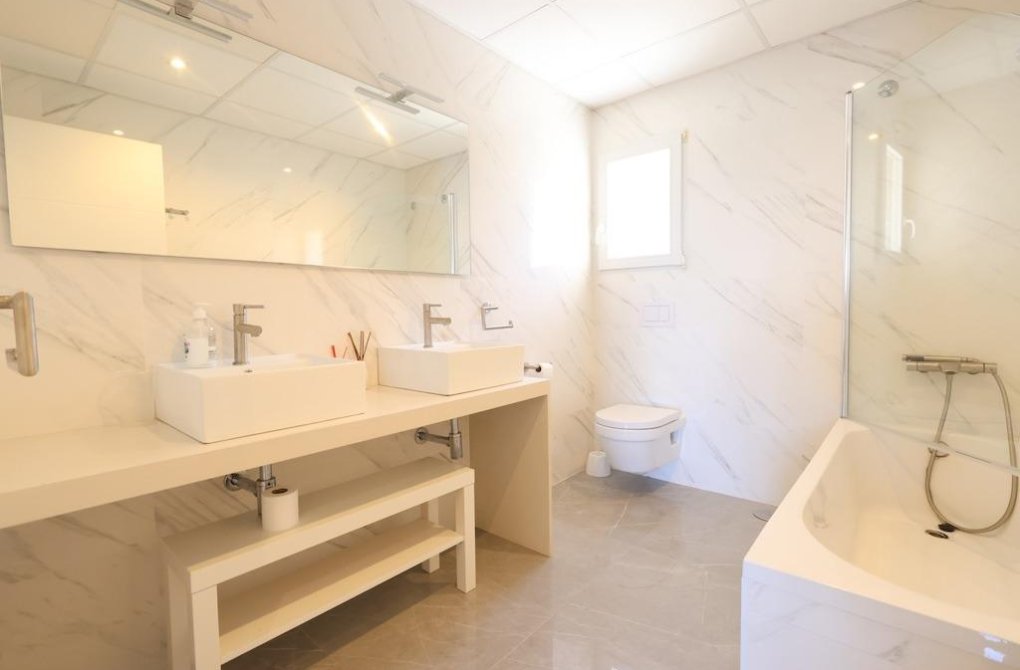 Resale - Villa - Cabo Roig - MUY CERCA DE LA PLAYA