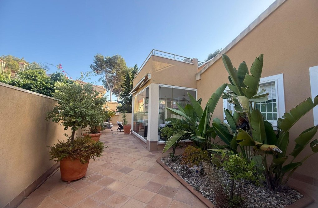 Resale - house - Orihuela Costa - Altos de Campoamor