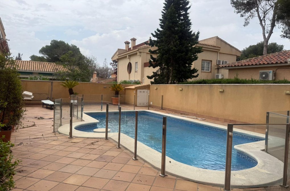 Resale - house - Orihuela Costa - Altos de Campoamor