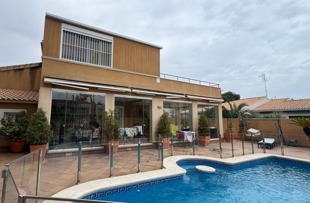 Resale - house - Orihuela Costa - Altos de Campoamor